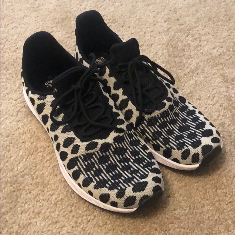 Tennis Shoes